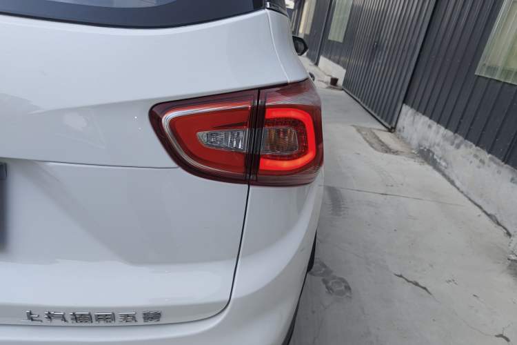 Used Baojun 510 2017 1.5L Manual Fashion Model
