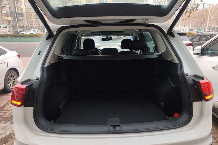 Used Volkswagen Tiguan L 2024 300TSI Automatic Two-Wheel Drive Smart Edition