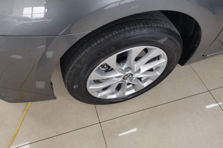 Used Nissan Sylphy 2024 Restyled Version 2 Classic 1.6XE CVT Comfort Edition Left Front Wheel Hub