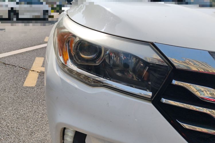 Used GAC Trumpchi GS4 2017 235T Manual Two-Wheel Drive Luxury Edition Right Front Headlight