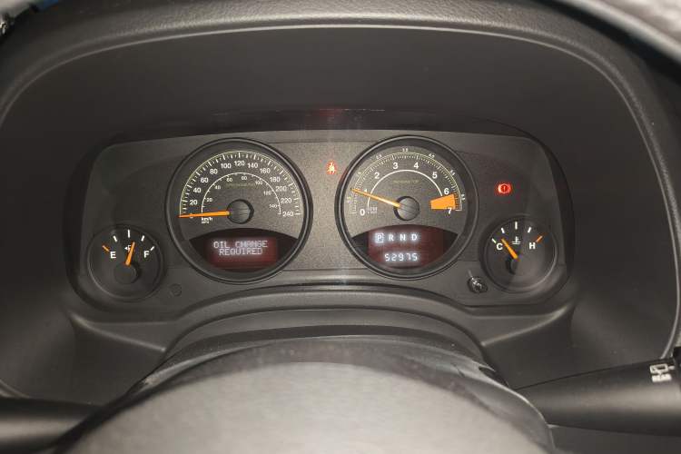 Used Jeep Compass 2013 2.0L two-wheel drive sport version
