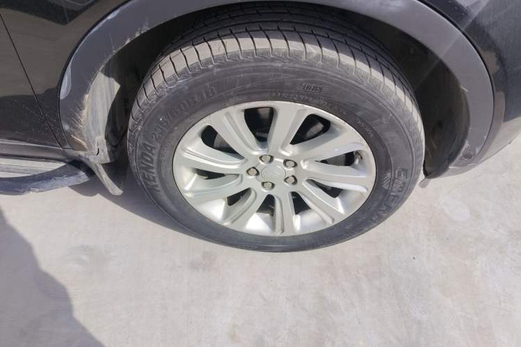 Used Land Rover Discovery Sport 2018 200 PS PURE Edition Right Front Wheel Hub