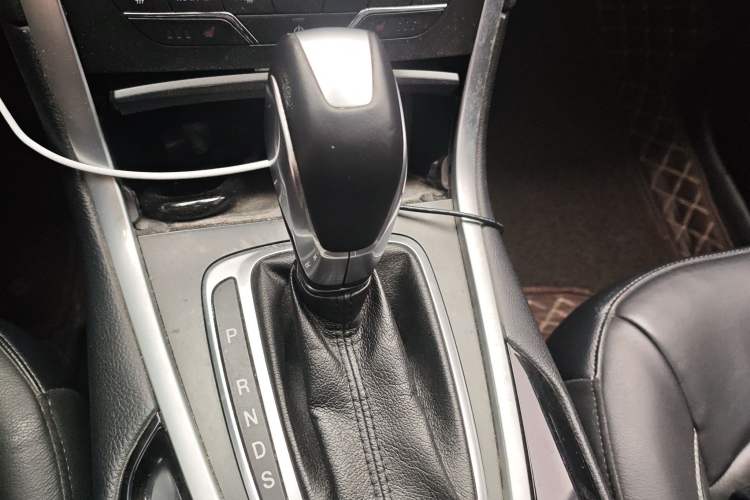 Used Ford Edge 2016 EcoBoost 245 Two-Wheel-Drive Titanium 7-Seater
