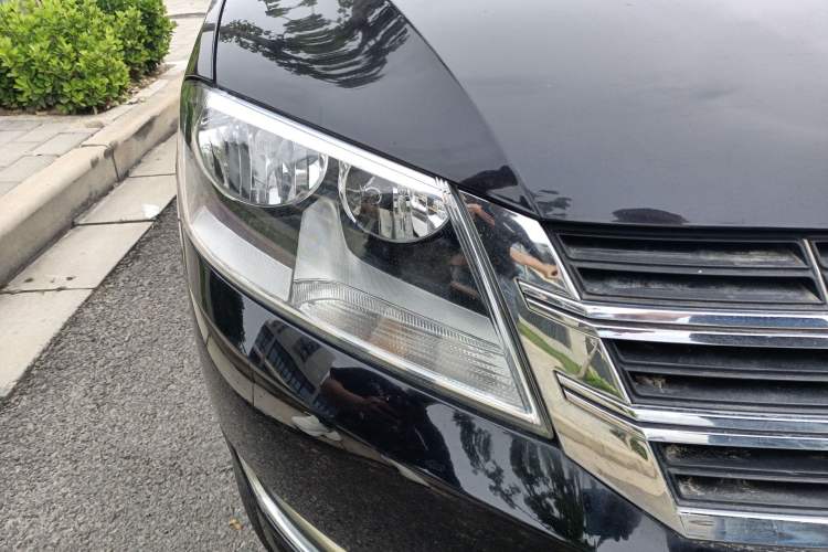 Used Volkswagen Lavida 2013 Revised Classic 1.6L Automatic Fashion Edition Right Front Headlight