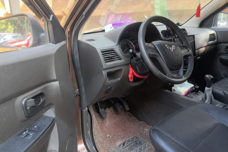 Used Wuling Hongguang 2015 1.5L S Base Model China IV