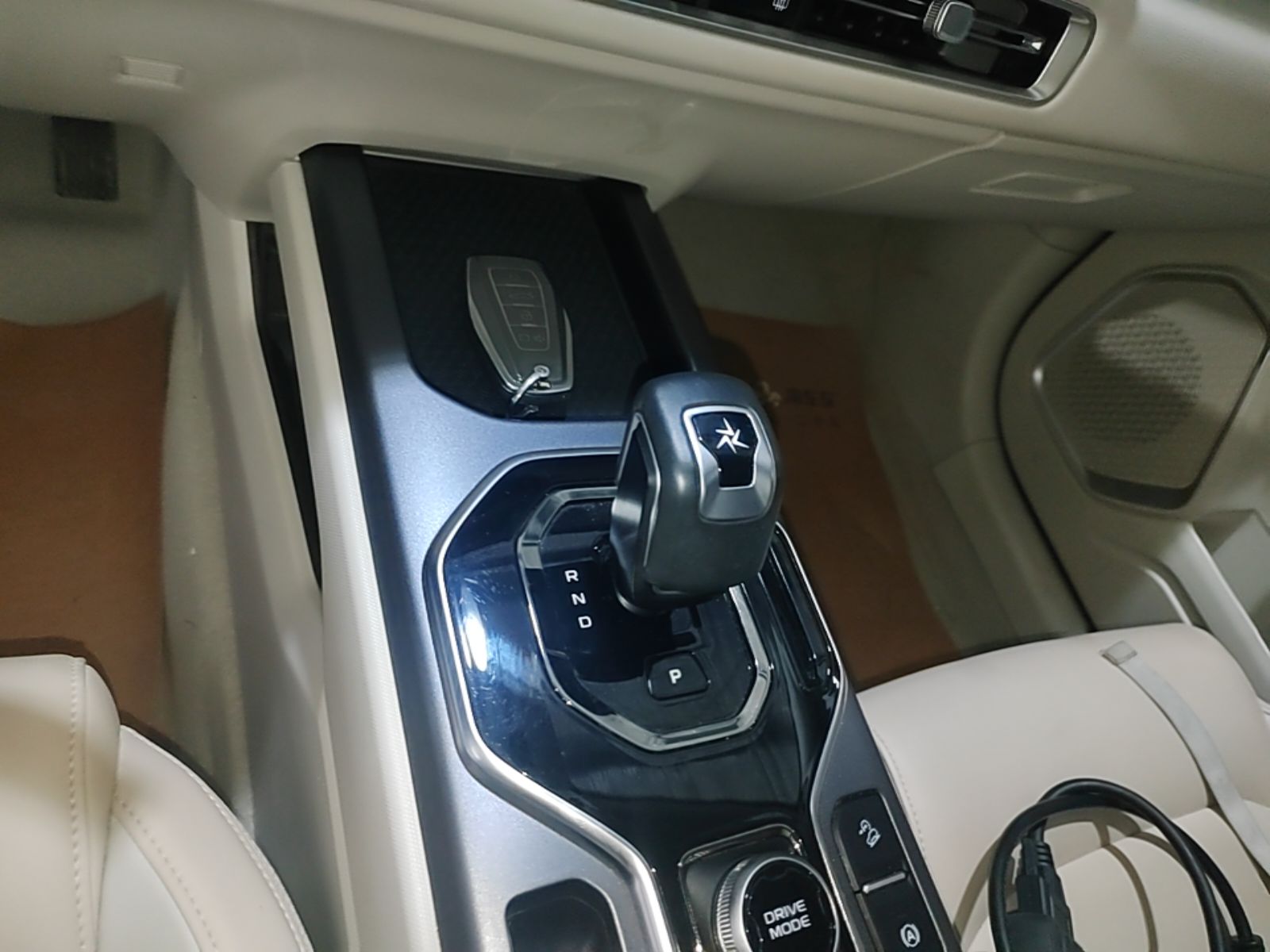 Geely Auto icon 2023 1.5TD Chocolate Smoothie Edition — снимка 16