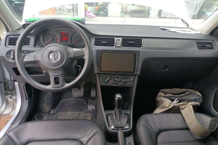 Used Volkswagen Santana 2015 1.6L Automatic Fashion Edition
