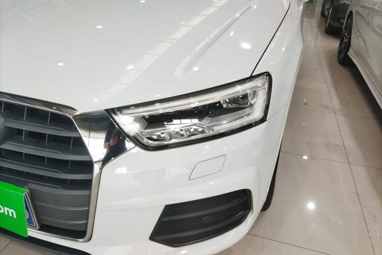 Used Audi Q3 2018 30th Anniversary Edition 30 TFSI Fashion Model Left Front Headlight