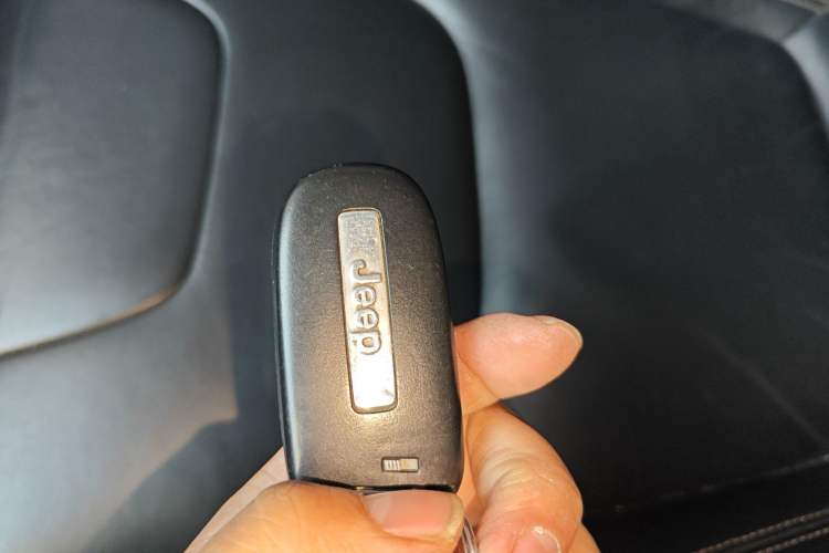 Used Jeep Cherokee 2016 2.0L Superior Edition