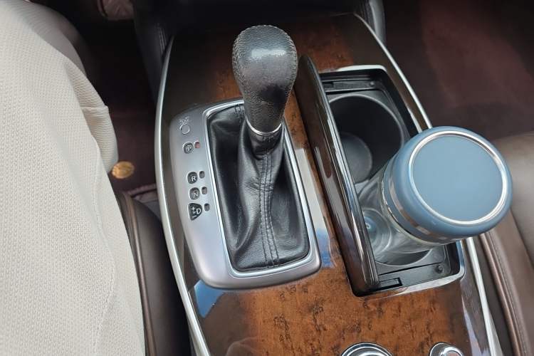 Used Infiniti QX60 2014 2.5 S/C Hybrid Two-Wheel Drive Excellence Edition
