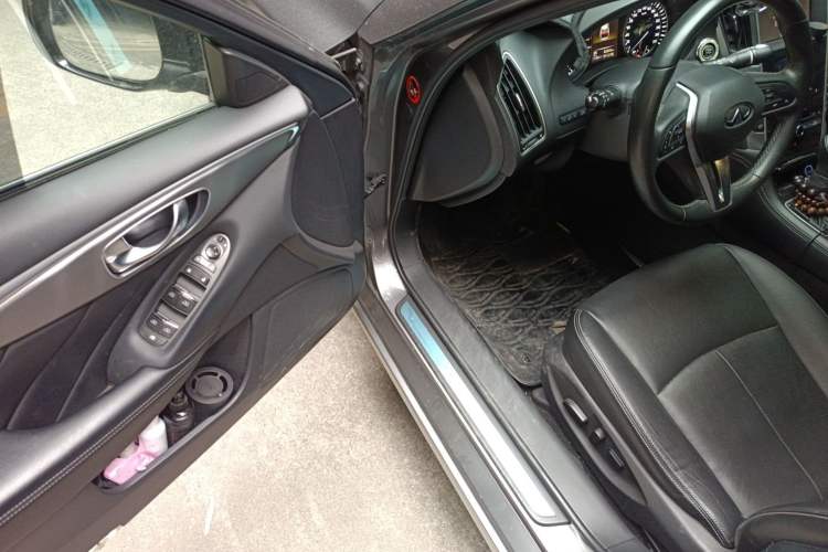 Used Infiniti Q50L 2018 2.0T Enjoyment Version China VI Standard Driver Seat