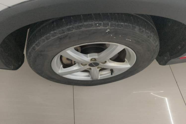 Used Dongfeng Fengon 500 2022 1.5L CVT Enjoyment Version Left Front Wheel Hub