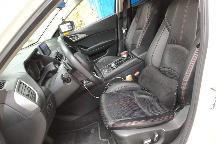 Used Mazda 3 Axela 2017 Hatchback 2.0L Automatic Luxury Model Emission Standard China V