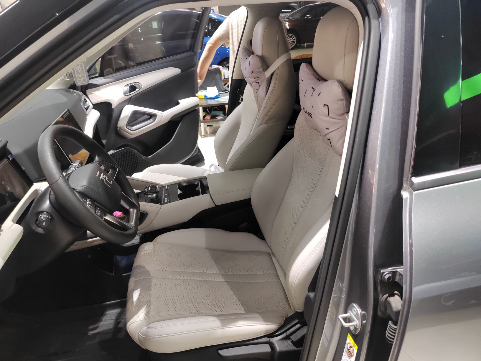 Переднее сиденье в автомобиле