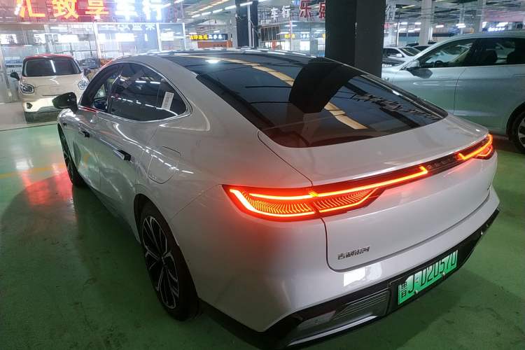 Used Geely Galaxy E8 2025 700 km Long-Range Intelligent Driving Version