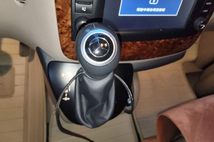 Used Mercedes-Benz Viano 2013 3.0L Navigator Edition