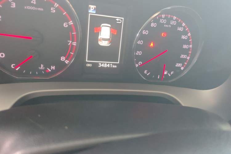 Used Toyota RAV4 2016 2.0L CVT Two-Wheel Drive Smart Edition China V Standard Odometer Close Up