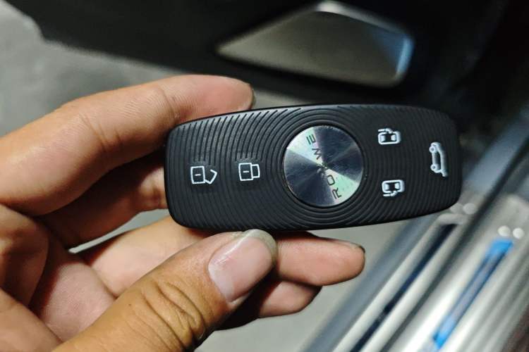 Used Roewe iMAX8 2021 400TGI Supreme Series Prestige Edition
