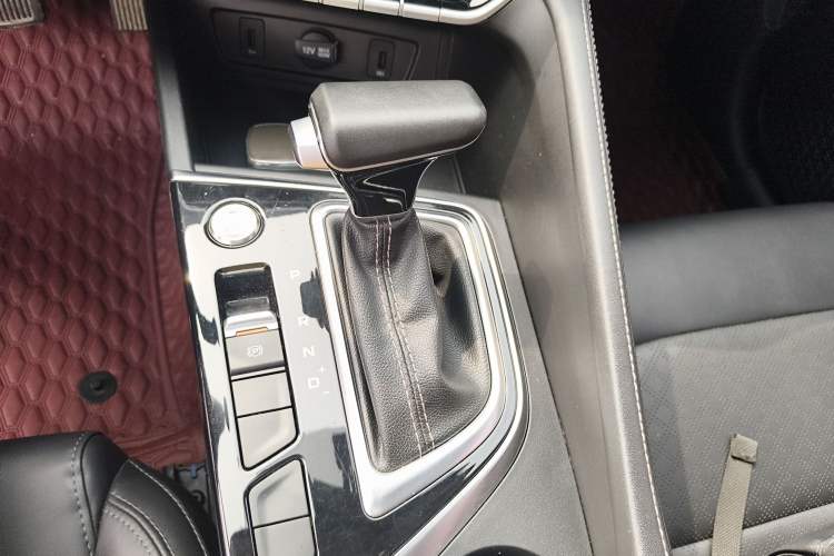 Used CHANGAN Eado 2020 PLUS 1.6L GDI Automatic Luxury Model Gear Lever