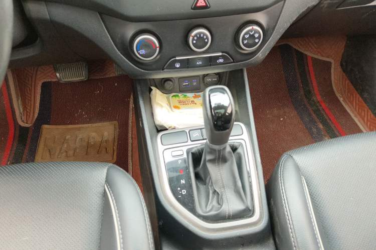 Used Hyundai ix25 2015 1.6L Automatic Two-Wheel Drive Smart GLS Trim
