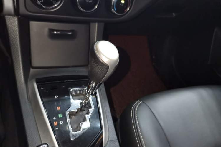 Used Toyota Corolla 2017 Revised Version 1.2T S-CVT GL-i Gear Lever