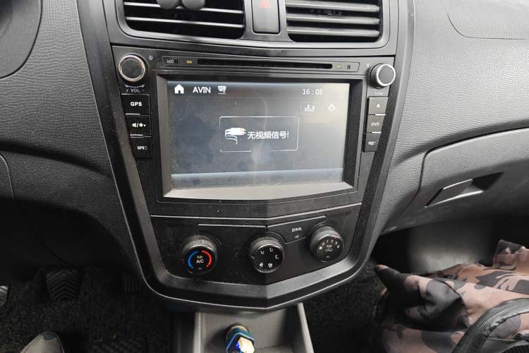 Used Wuling Zhengcheng 2015 1.8L Comfort Model LJ479QE2 Audio And AC Panel