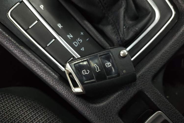 Used Volkswagen Golf 2019 1.6L Automatic Comfort Model China V Standard
