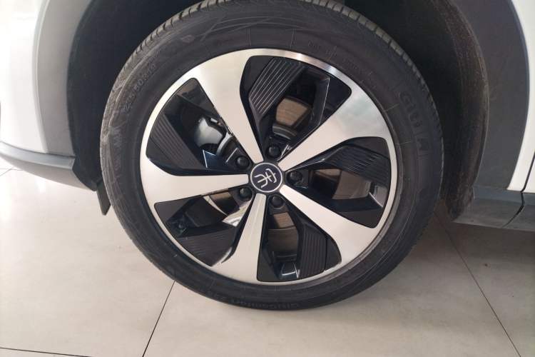 Used BYD Song PLUS New Energy 2021 EV Flagship Model Exterior 4