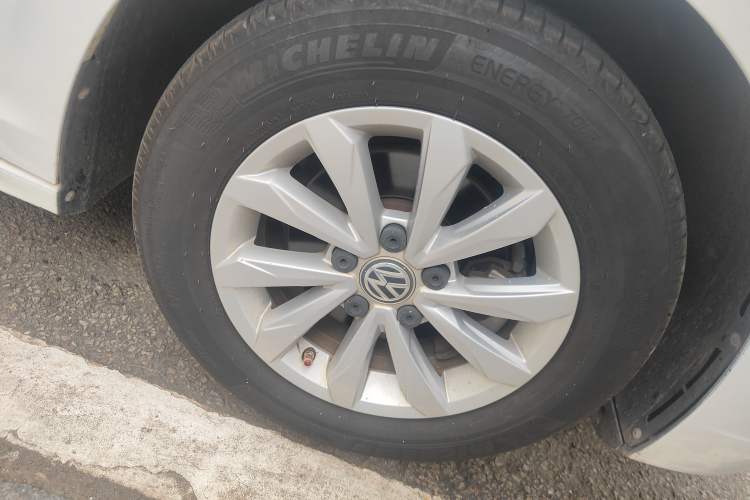 Used Volkswagen Bora 2019 1.5L Automatic Fashion Model Right Front Wheel Hub