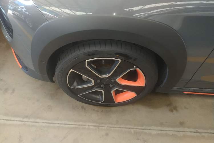 Used Lynk & Co 02 2021 2.0TD Automatic Two-Wheel Drive Zhaoshang Champion Edition Left Front Wheel Hub