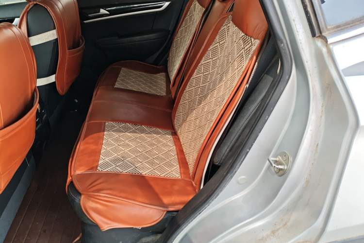 Used Dongfeng Aeolus AX7 2015 2.3L Automatic ZhiZun Version Left Rear Seat