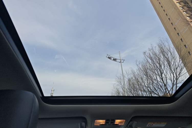 Used Toyota Highlander 2018 2.0T Four-Wheel Drive Luxury Edition 7 Seats China V Emission Standard Headliner