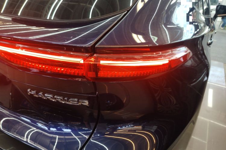 Used Toyota Harrier 2022 2.0L CVT Two-Wheel Drive Luxury Edition
