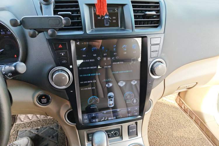 Used Toyota Highlander 2012 2.7L Two-Wheel Drive 7-Seater Luxury Edition Audio And AC Panel