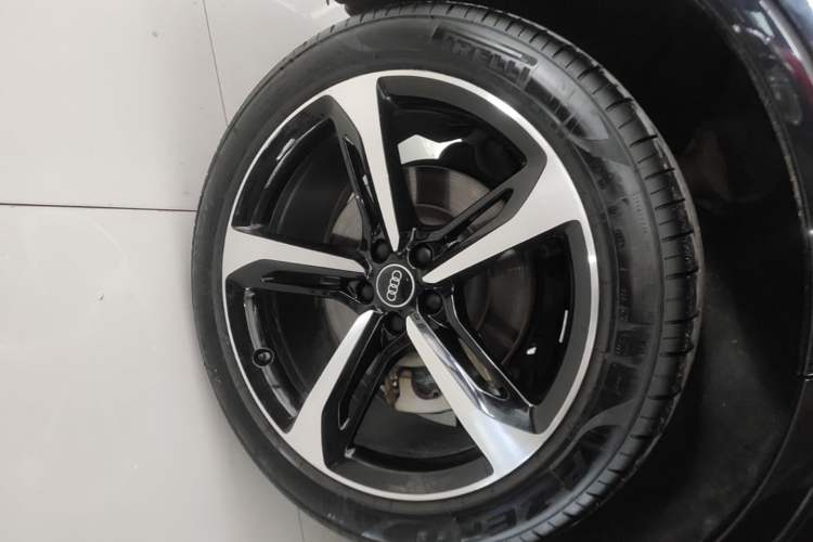 Used Audi Q7 2021 55 TFSI quattro S line Sport model

