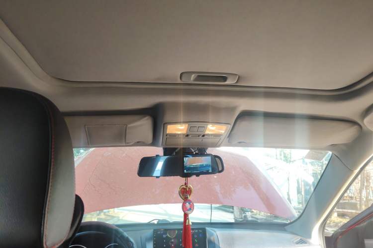 Used Bestune X80 2013 2.0L automatic luxury version

