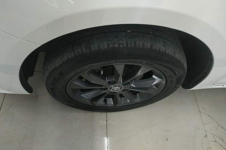 Used BYD Qin 2019 1.5L Automatic Luxury Model Left Front Wheel Hub