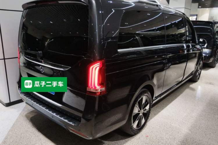 Used Mercedes-Benz V-Class 2020 V 260 L Long-wheelbase Luxury Edition Rear Right 45 Deg