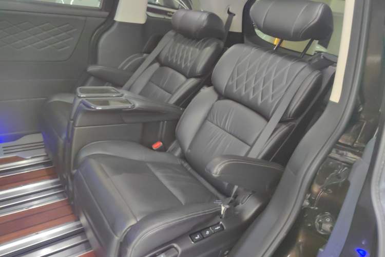 Used Honda Elysion 2019 2.0L Hybrid Supreme Edition