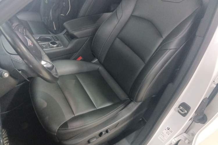 Used Cadillac XT4 2018 28T Two-Wheel Drive Leading Version