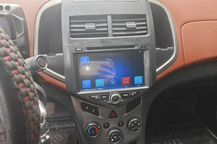 Used Chevrolet Aveo Sonic 2011 Sedan 1.6L Automatic SX