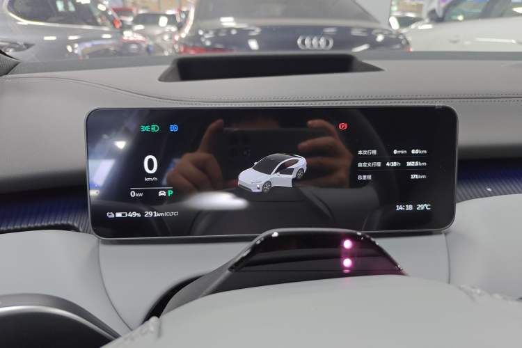 Used Nio ET5 2025 75 kWh Instrument Cluster