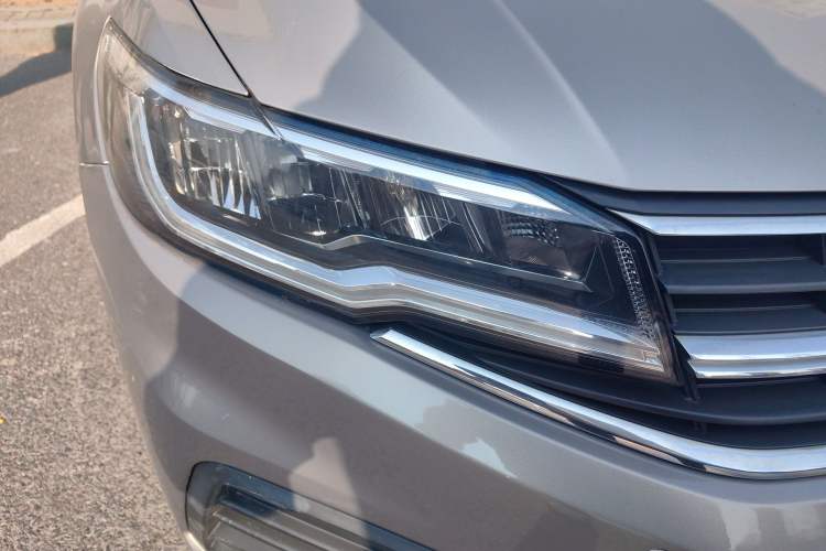 Used Volkswagen Bora 2020 1.5L Automatic Fashion Edition Right Front Headlight