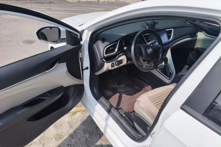 Used Buick GT 2017 15N Automatic Elite Version
