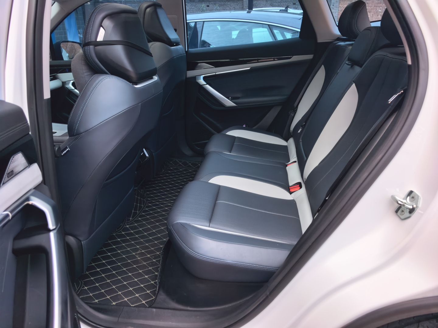 Geely Auto FX11 2024 1.5TD DCT Flagship Edition — снимка 17