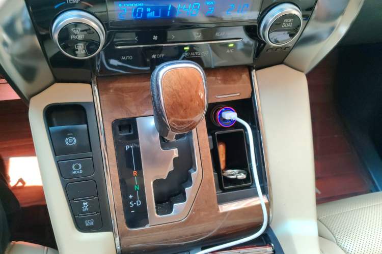 Used Toyota Alphard 2015 3.5L Prestige Edition
