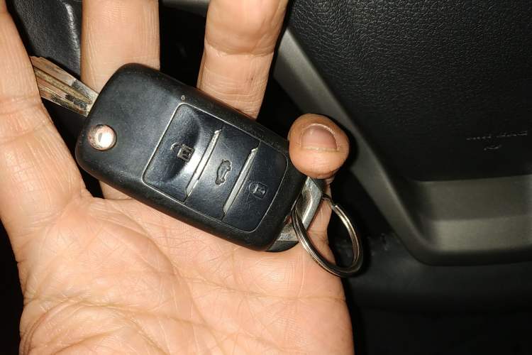 Used CHANGAN KAICHENG Oushang A600 2016 1.5L Manual Luxury 7-Seater Vehicle Key