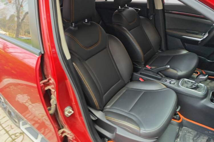 Used Dongfeng Aeolus AX4 2017 1.6L DCT Trendy Style
