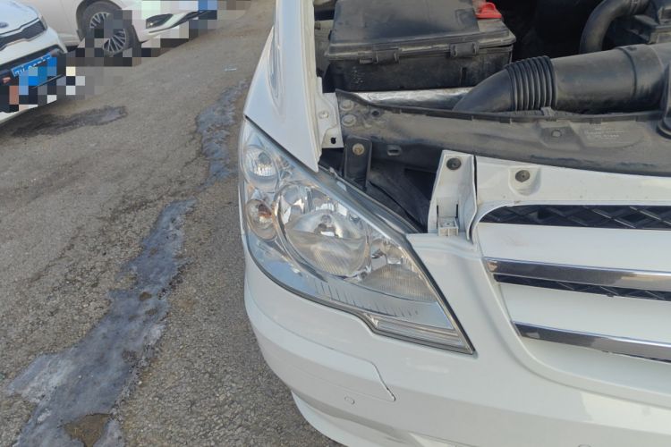 Used Mercedes-Benz Vito 2013 3.0L Business Edition Right Front Headlight