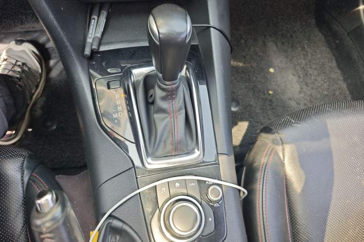 Used Mazda 3 Axela 2016 Hatchback 2.0L Automatic Sport Model
